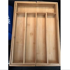 Expandable bamboo flatware organizer